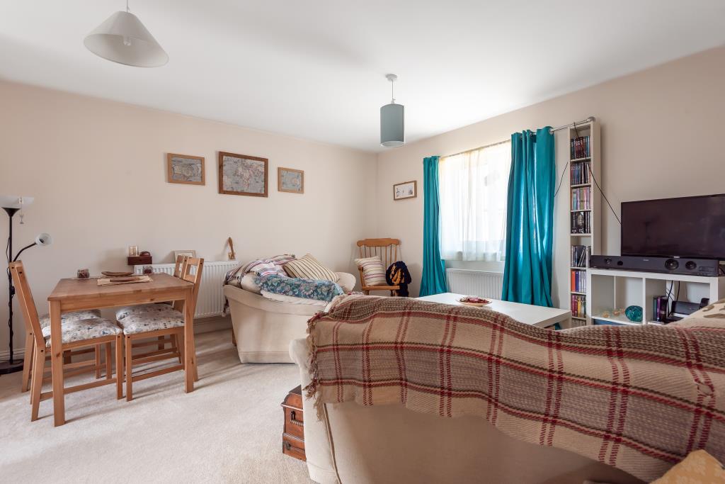 Photos of Aylesbury, Buckinghamshire HP19 55801312 Zoopla