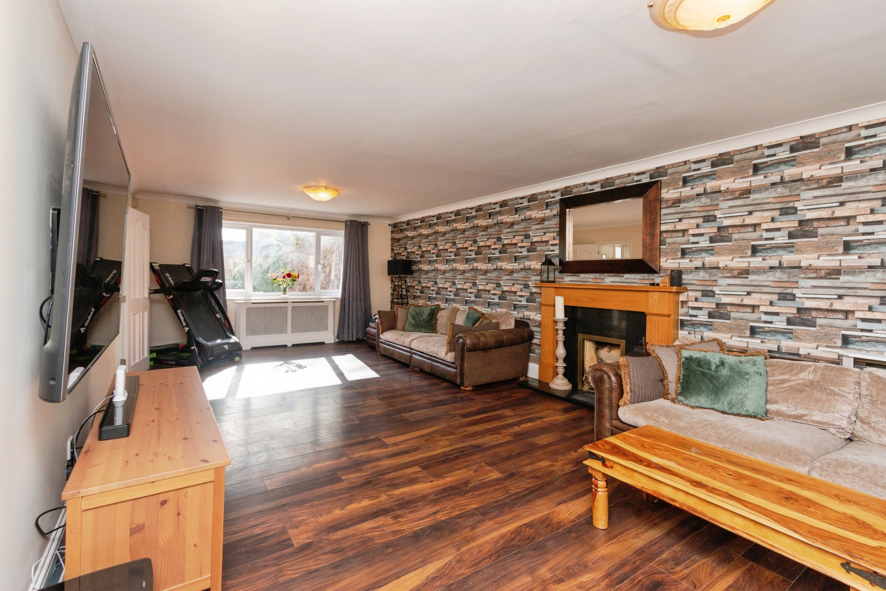 5 bedroom detached house for sale 0