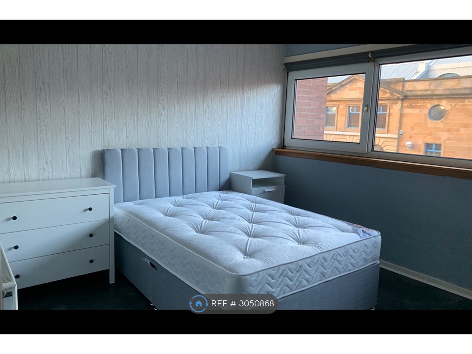 Flat B, Braid Square, Glasgow photo 5