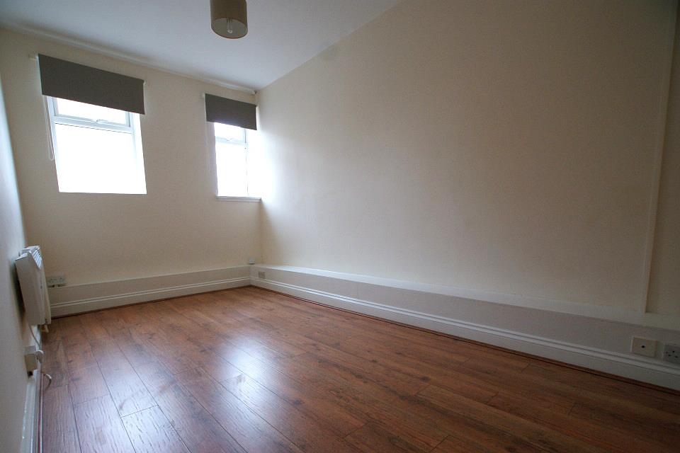Flat 2C, 132-140, Streatham Hill, London photo 5