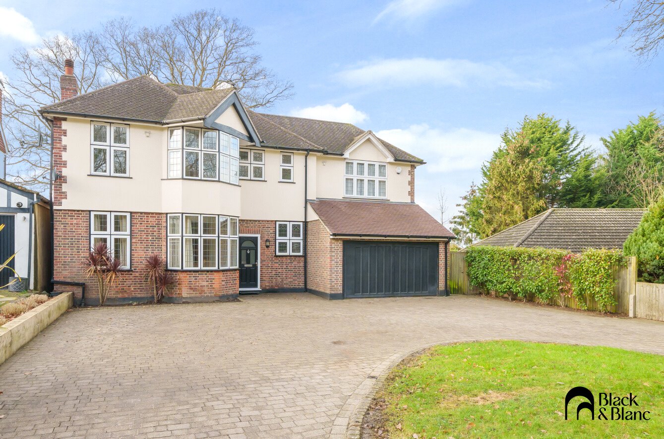 5 bedroom detached house for sale 0