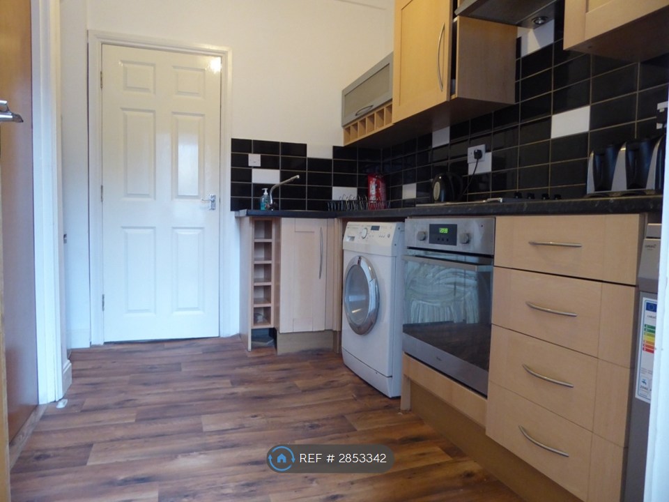 Bed Furnished Accommodation Including Bills, Manchester Road Near University, Huddersfield photo 3