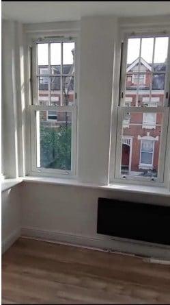 A Bright flat, Clairmont Gardens, London photo 5