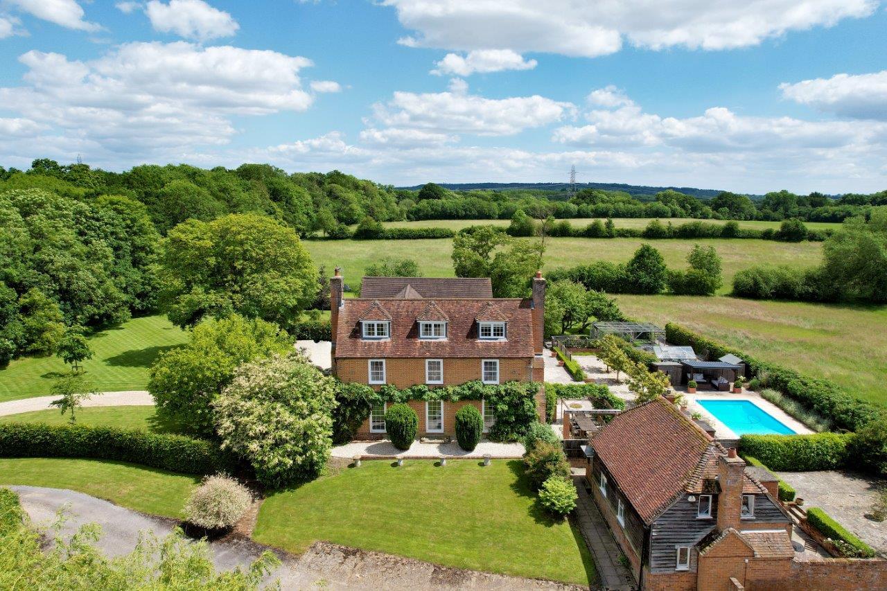 4 bedroom semi-detached house for sale