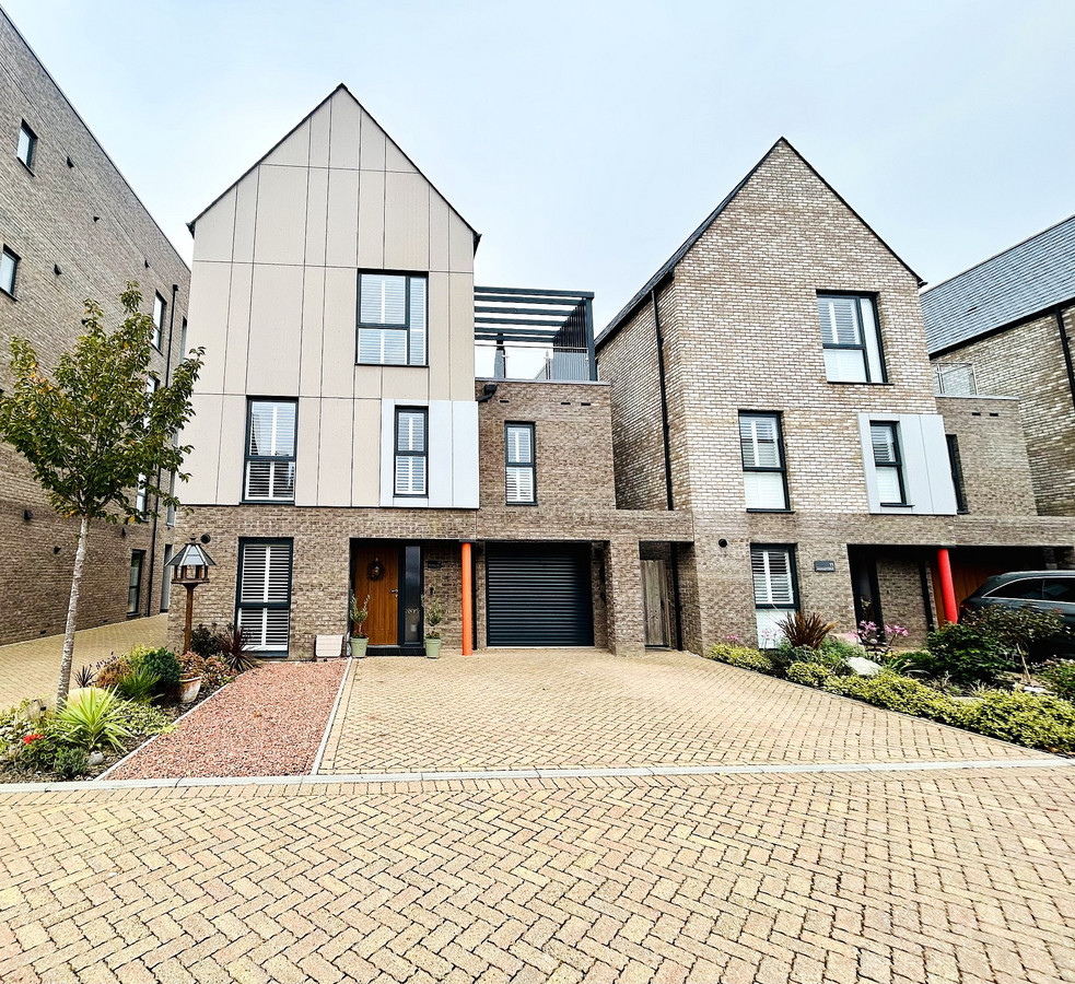 5-bed house on 9, Macauley Drive, Eastbourne, £650,000