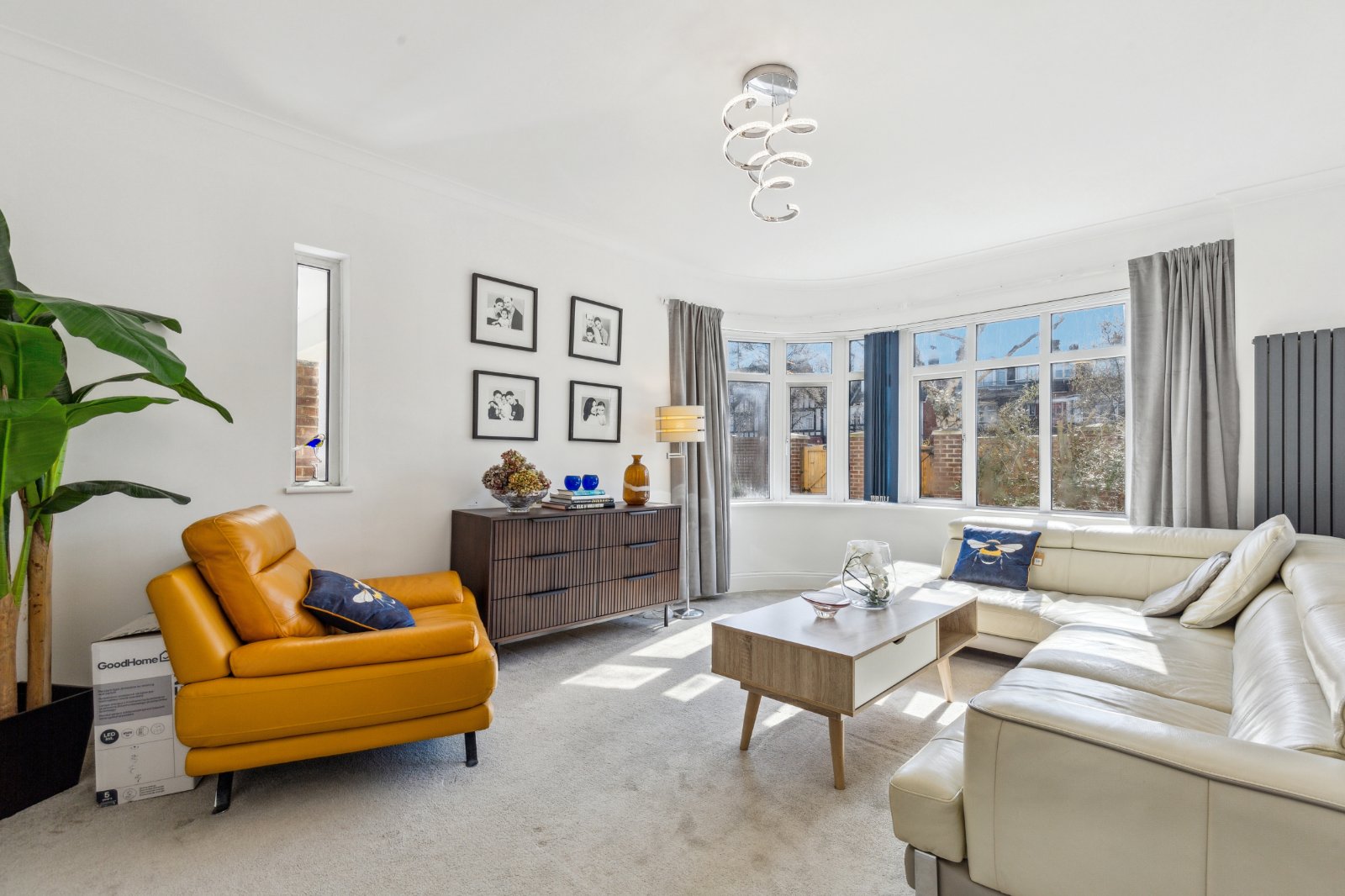4 bedroom semi-detached house for sale 0