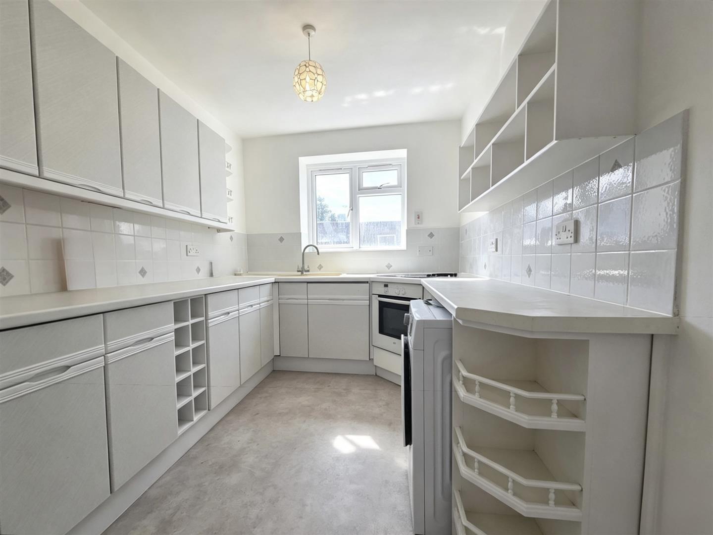 10, Ridgeon Court, Wood Green photo 4