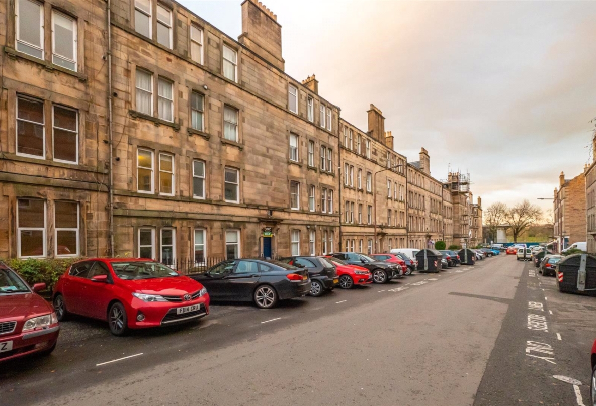 1-bed flat on 16/6, Dean Park Street, Edinburgh, £1,375/mo