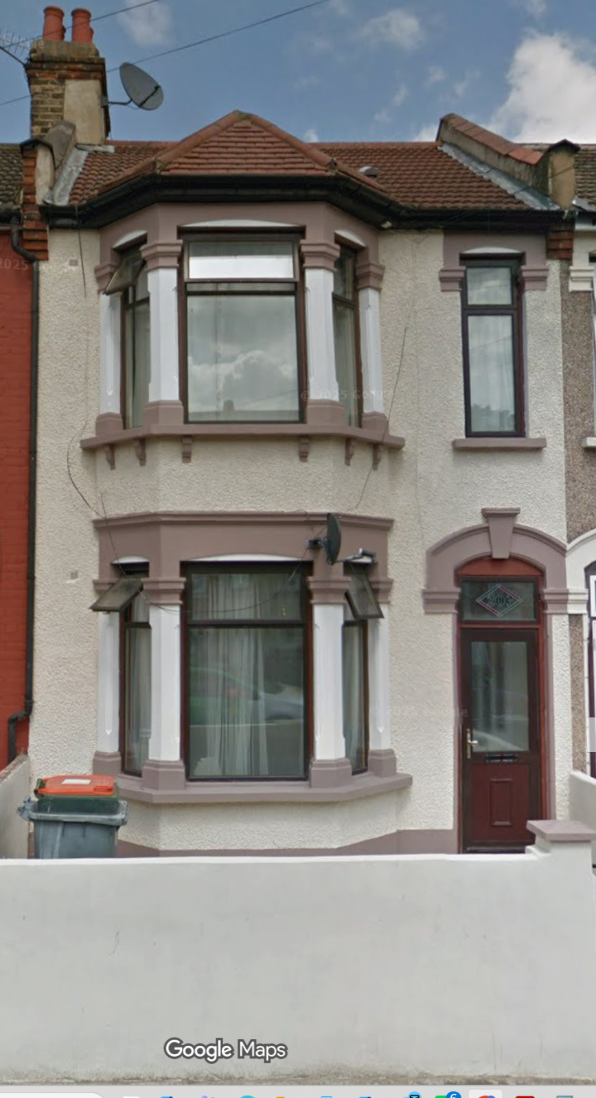 203 Shakespeare Crescent, LONDON photo 2