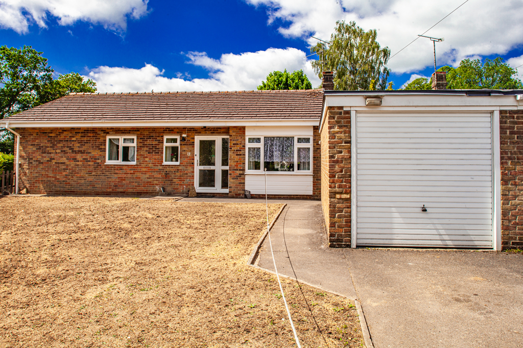 Free property report 12 Hill Bottom Close, Whitchurch Hill, Reading