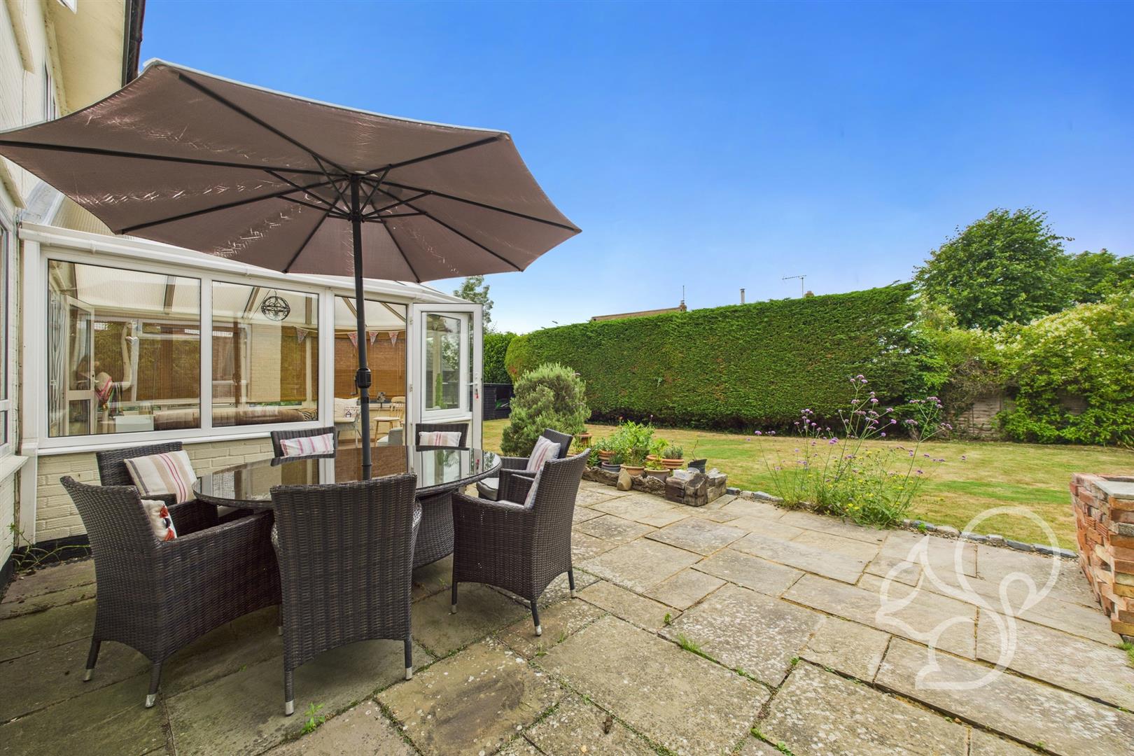 4 bedroom detached house for sale 0