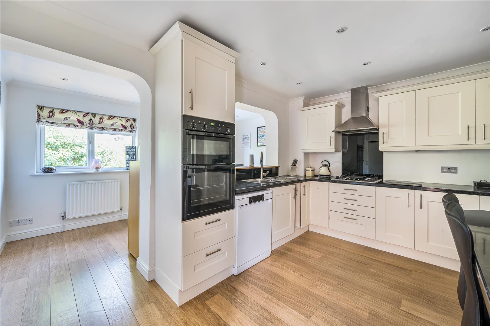 4 bedroom detached house for sale 0