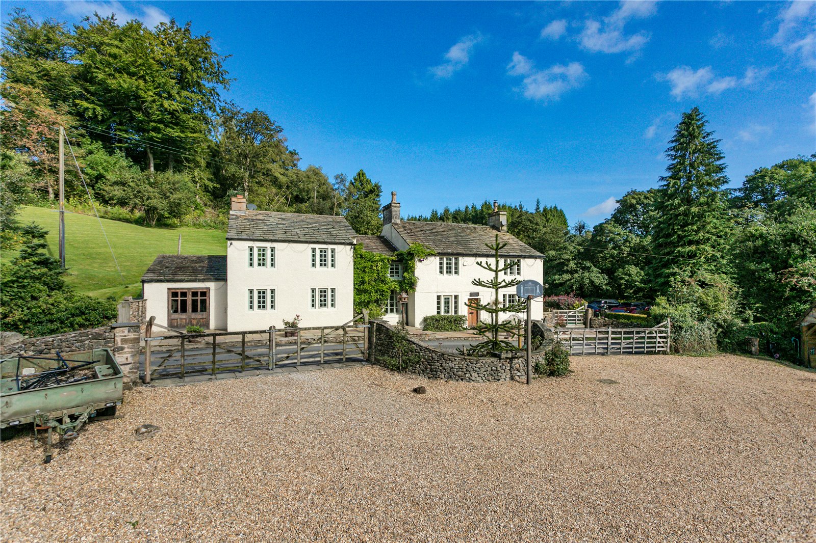 4 bedroom detached house for sale 0