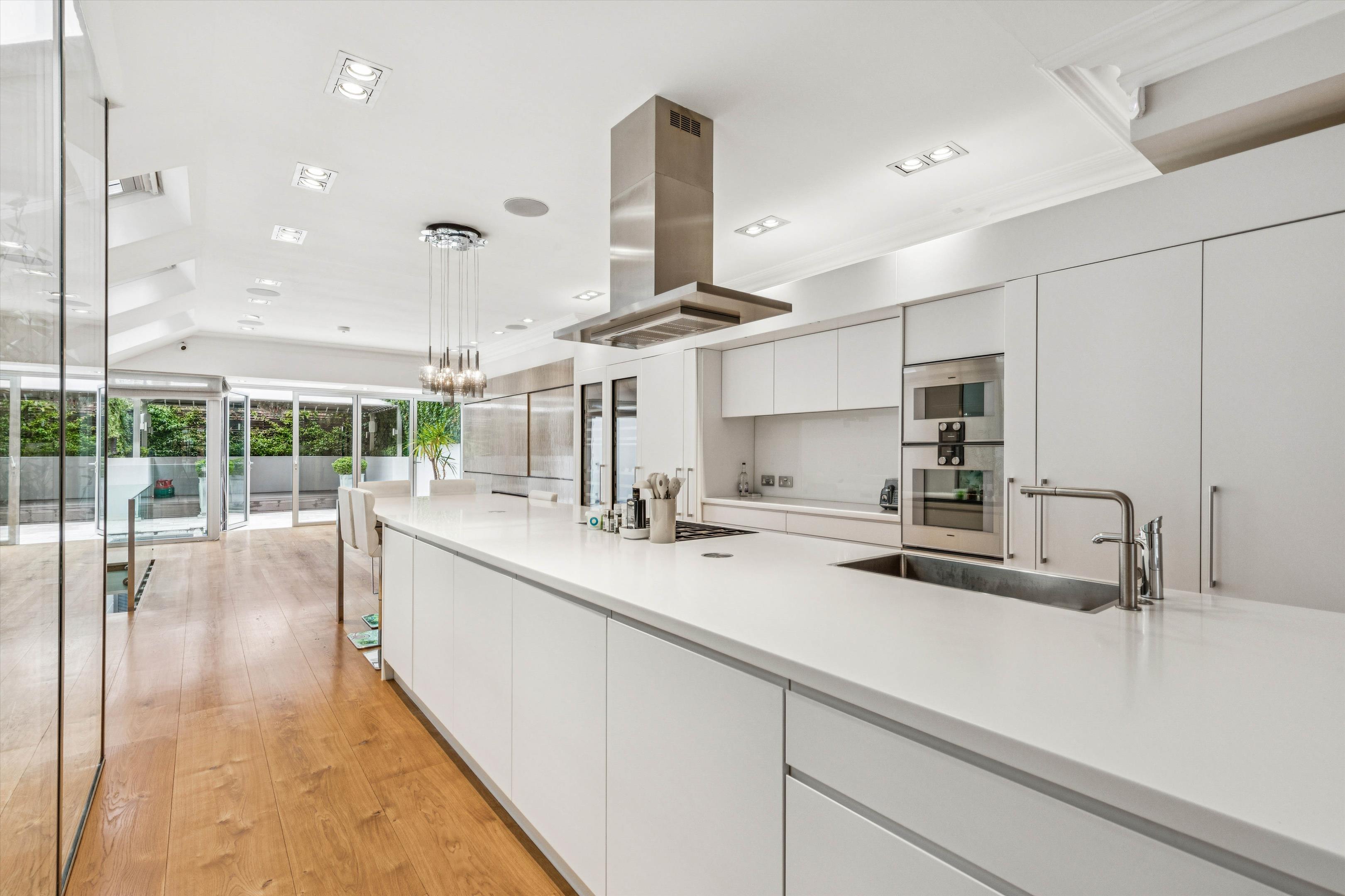 6 bedroom terraced house for sale 0