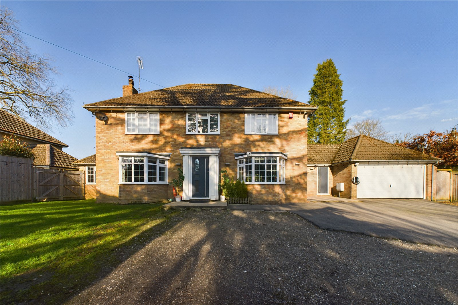 4 bedroom detached house for sale 0