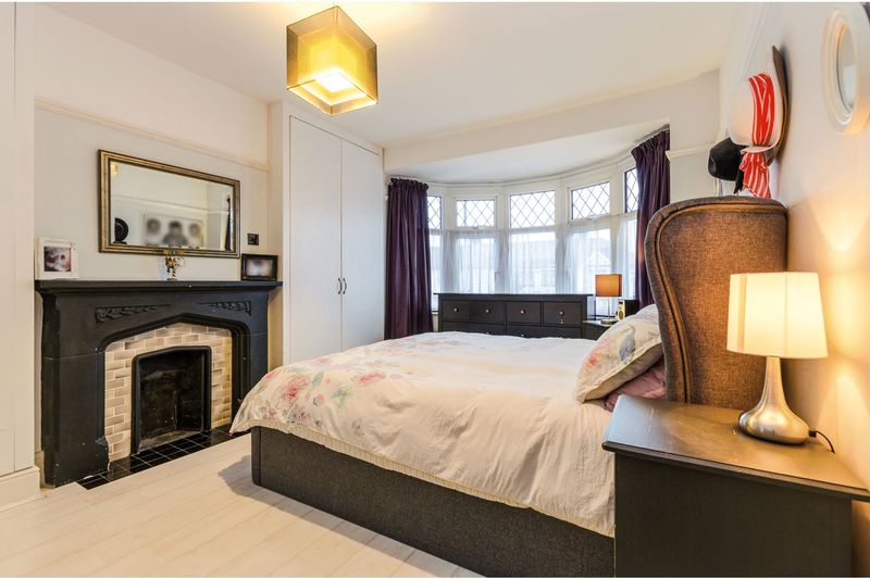 Free property report 226 Hedge Lane, Southgate, N13 5DA Chimnie