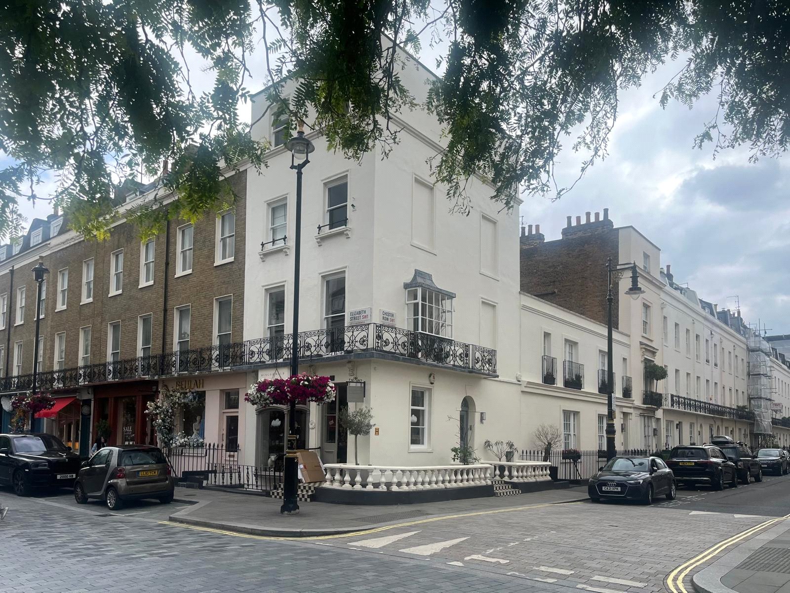4 bedroom maisonette for sale 0