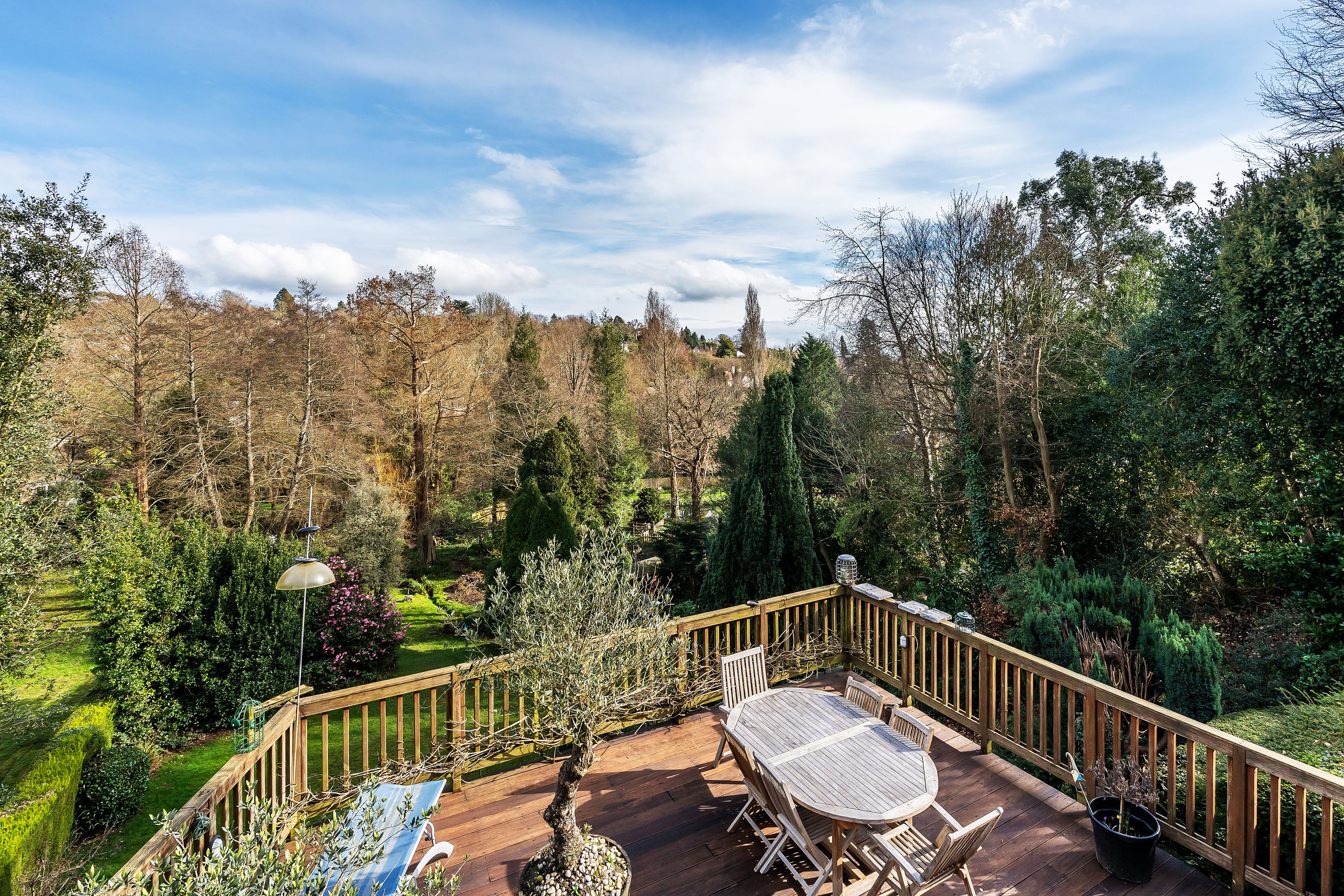 6 bedroom detached house for sale 0