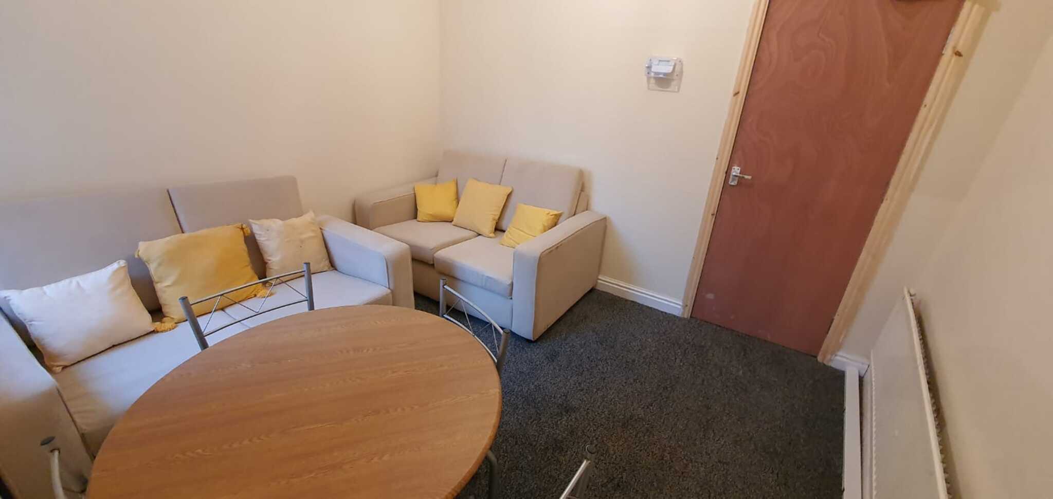 82 KINGS ROAD, KINGS HEATH photo 5