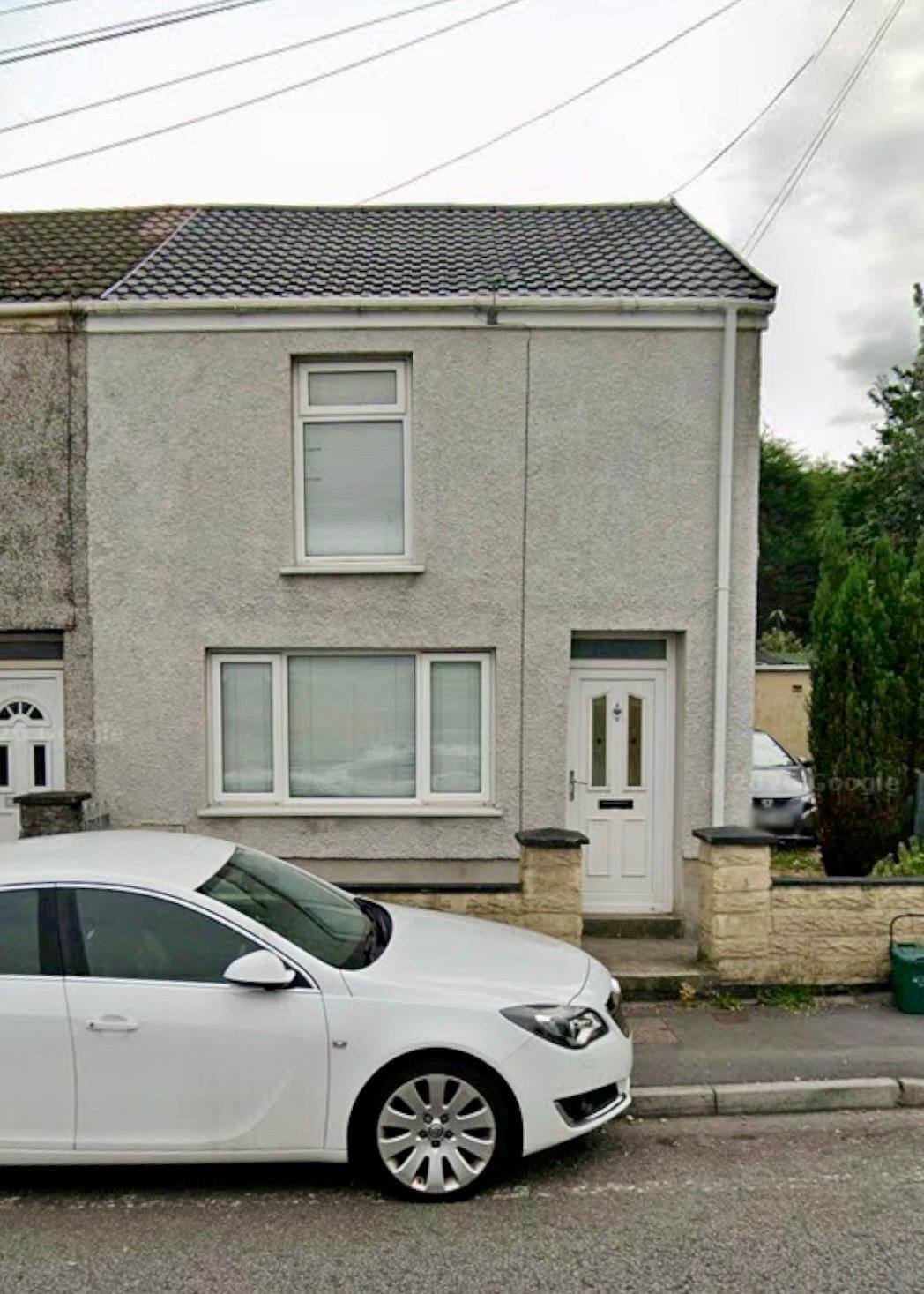 1026 Carmarthen Road, Fforestfach, Swansea photo 2