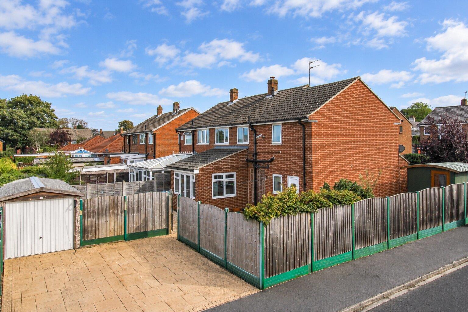 4 bed semi-detached house for sale