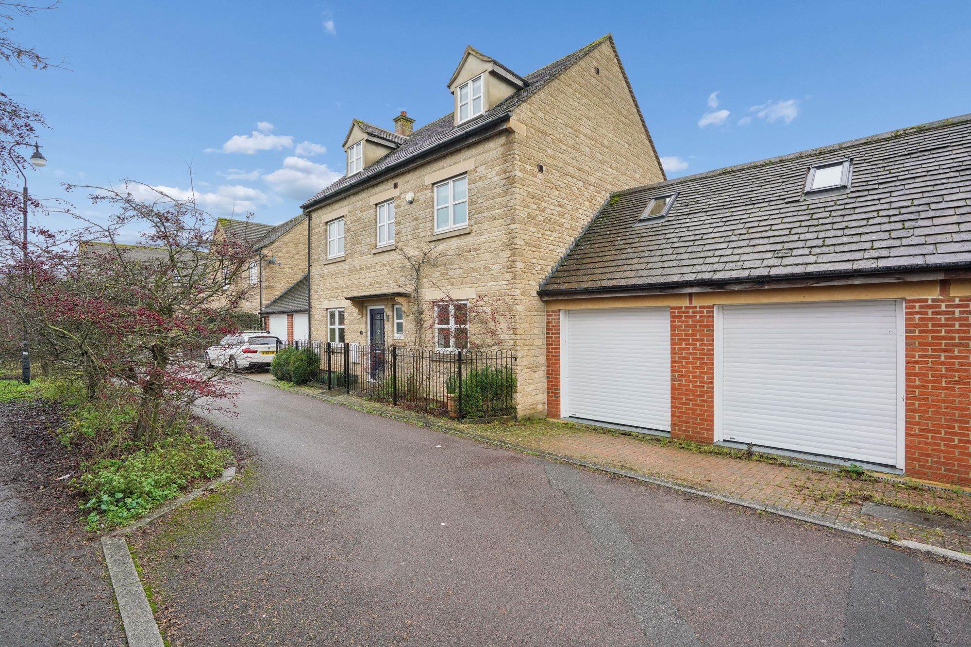 5-bed house on 5 Northfield Farm Lane, Witney, £550,000