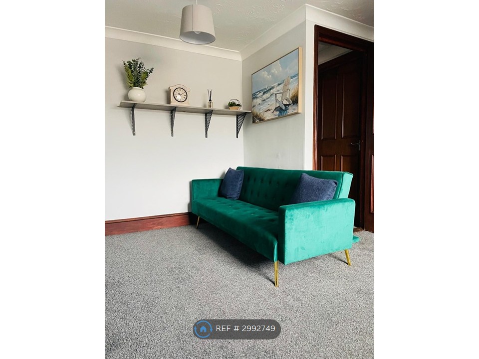Flat, Whitby House Victoria Terrace, Lowestoft photo 4