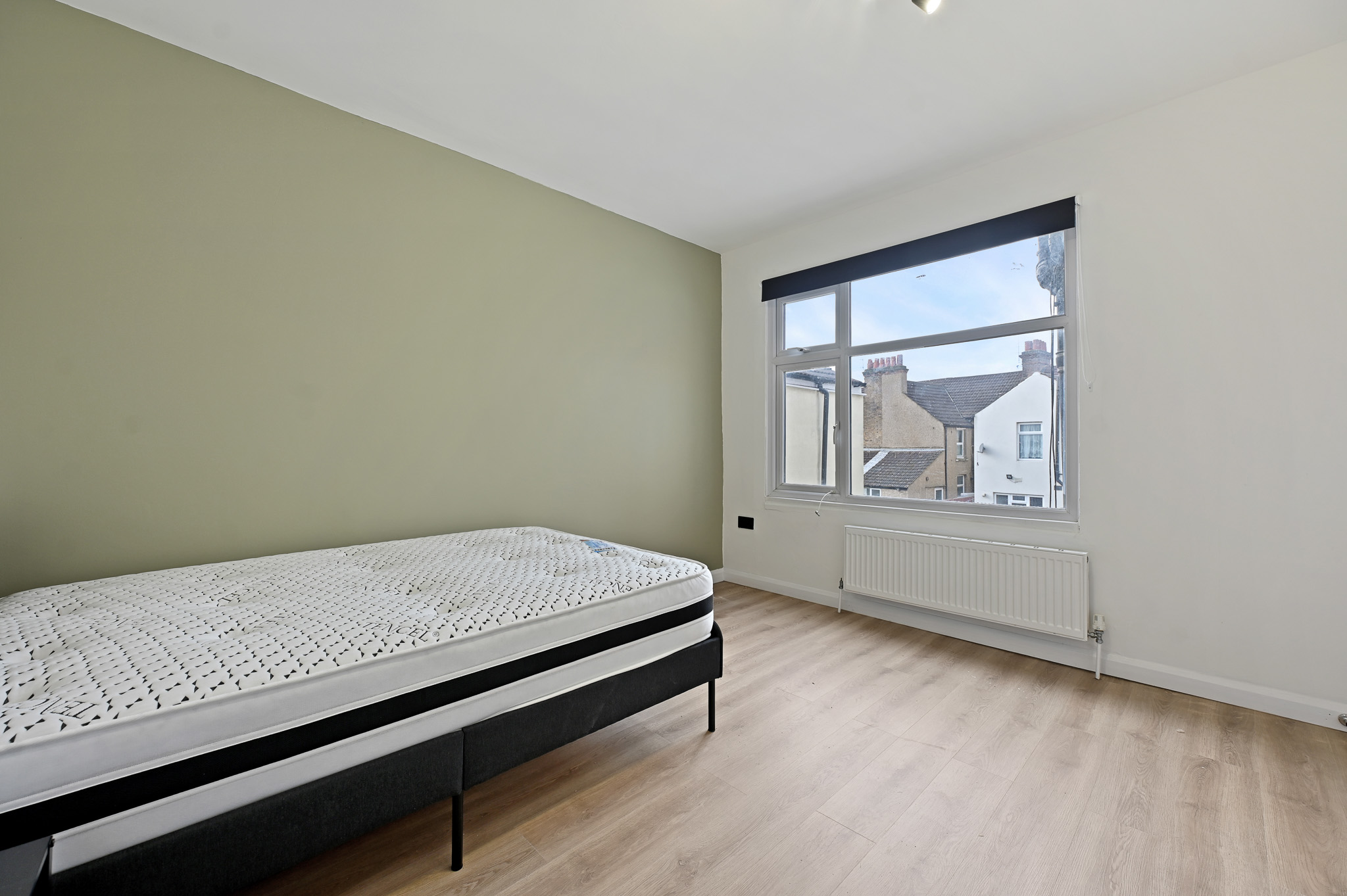 51 Francis Road, Watford photo 4