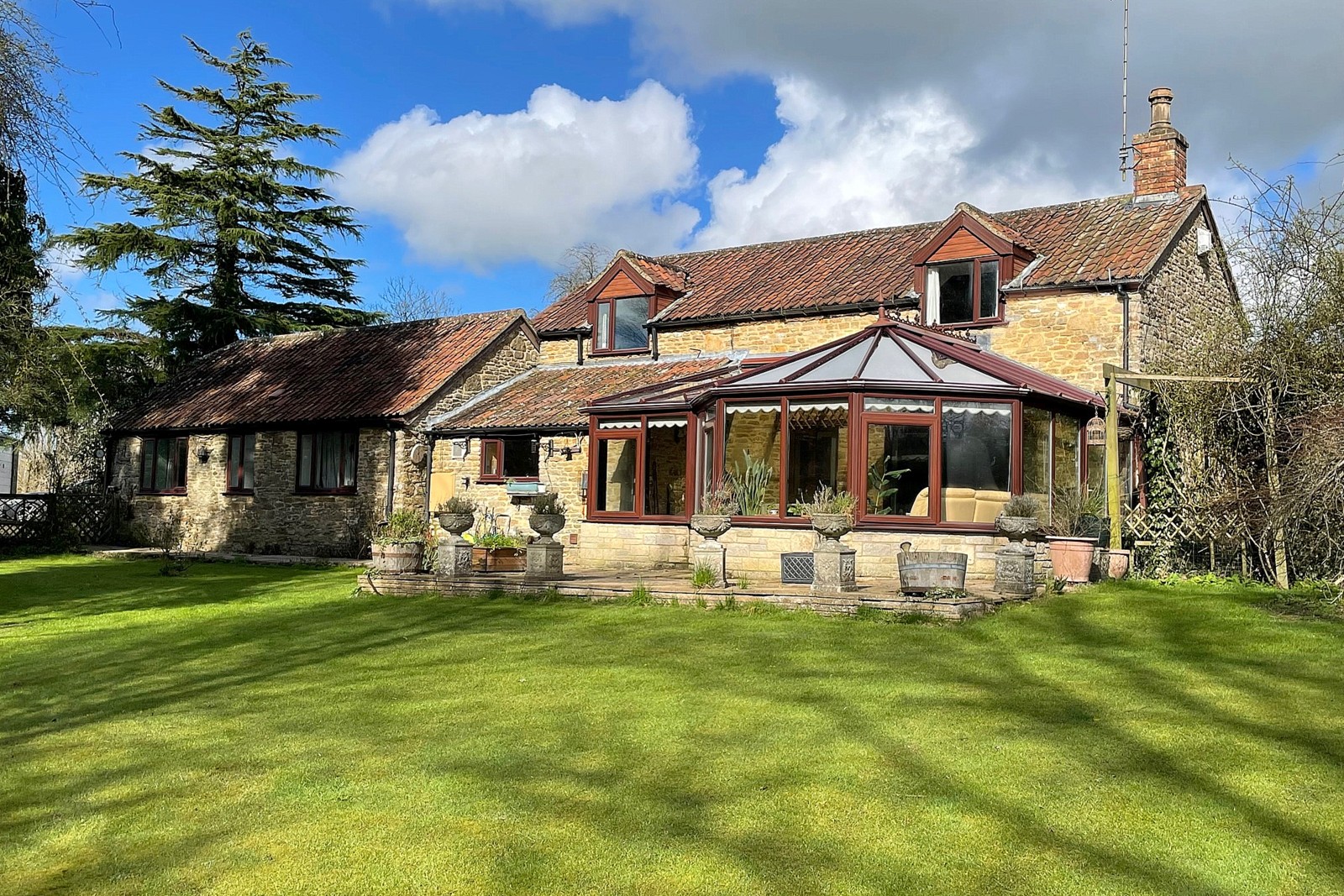 Photos of Cutts Close, Verrington Lane, Wincanton BA9 61004848