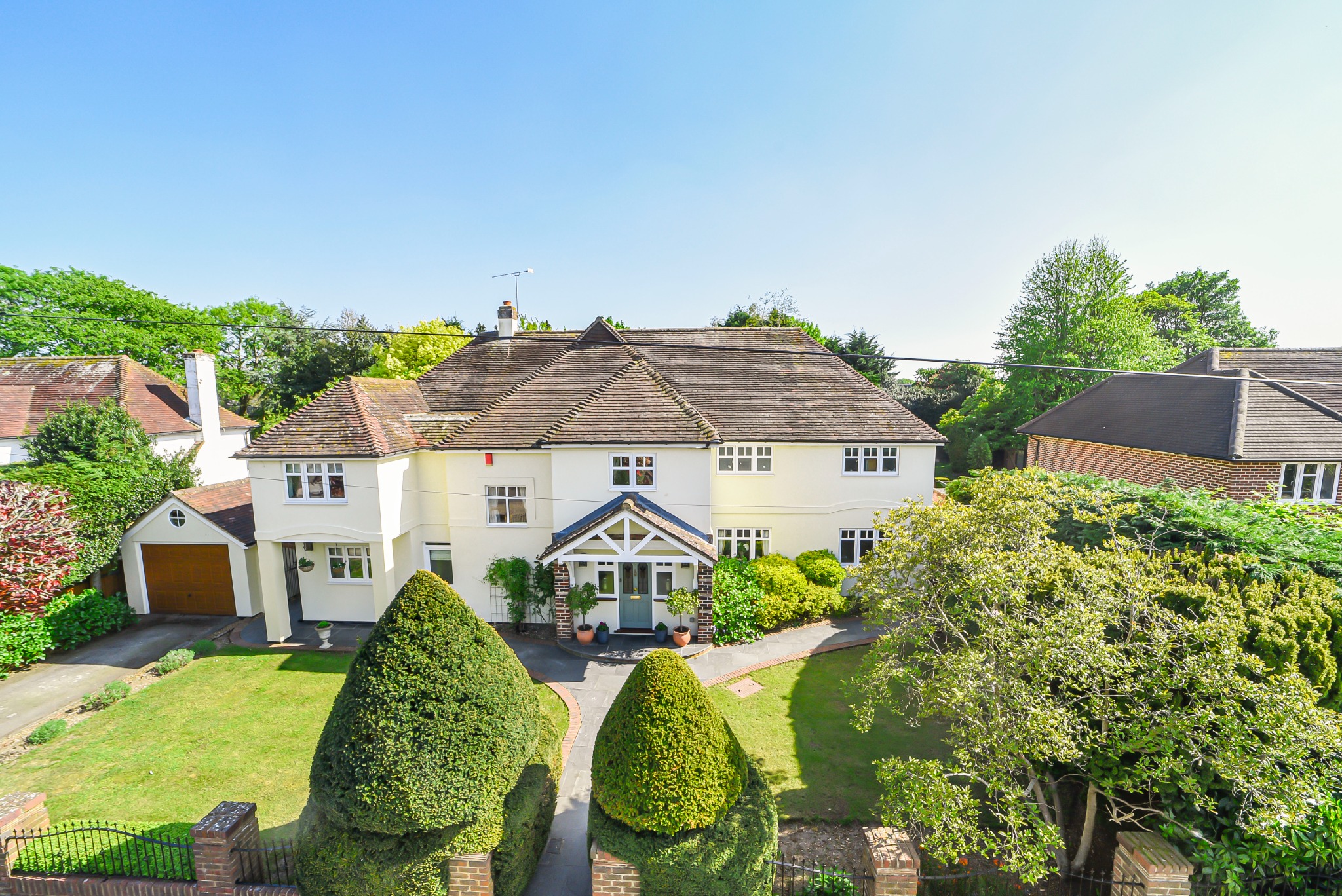 5 bedroom detached house for sale 0
