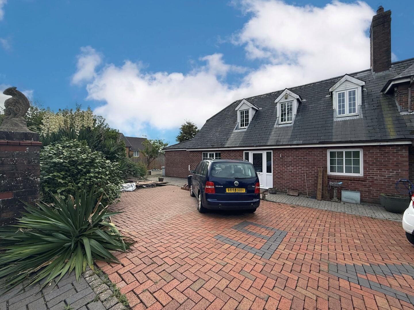 Annexe, 94, Coychurch Road, Bridgend photo 2