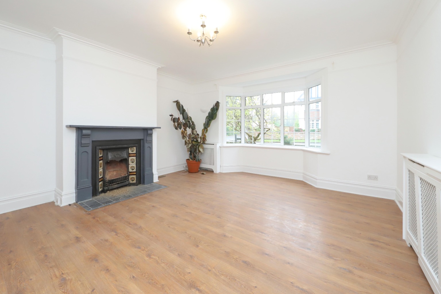 4 bedroom detached house for sale 0