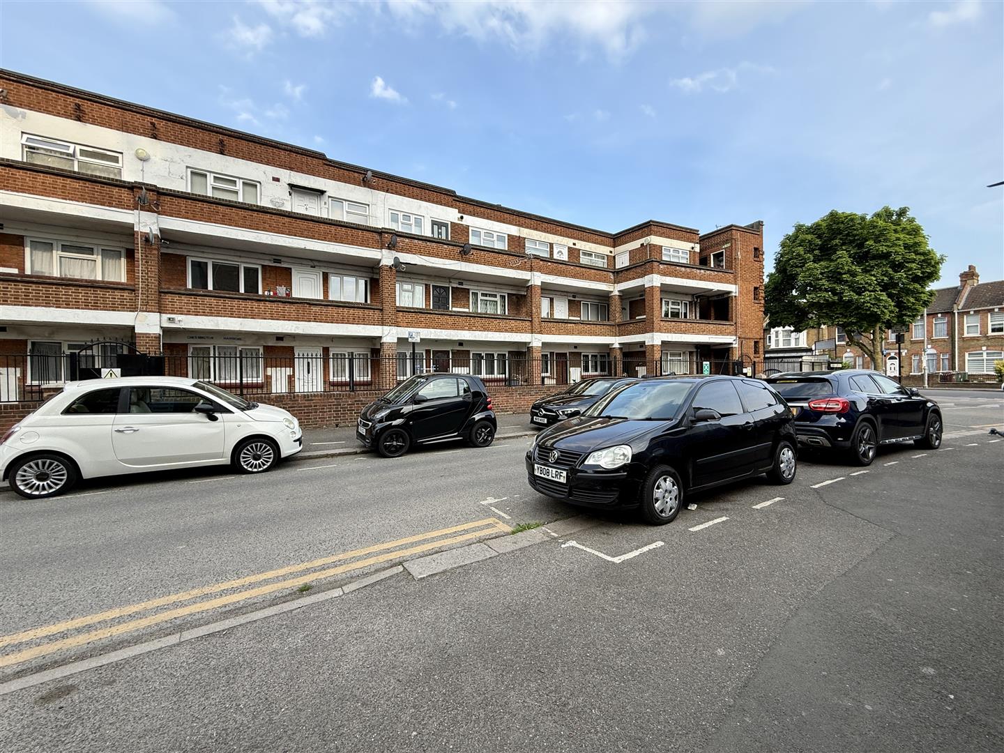 Flat 14, 14, Albany Road, London photo 2