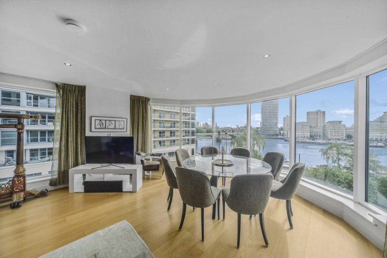 3 bedroom flat for sale 0