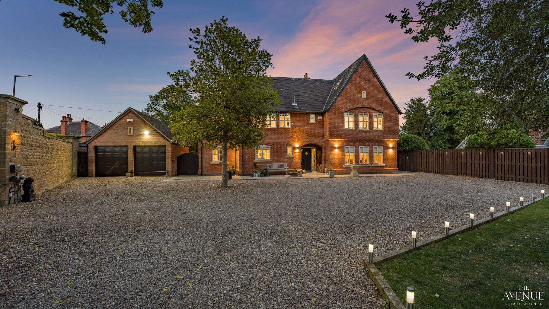 7 bedroom detached house for sale 0