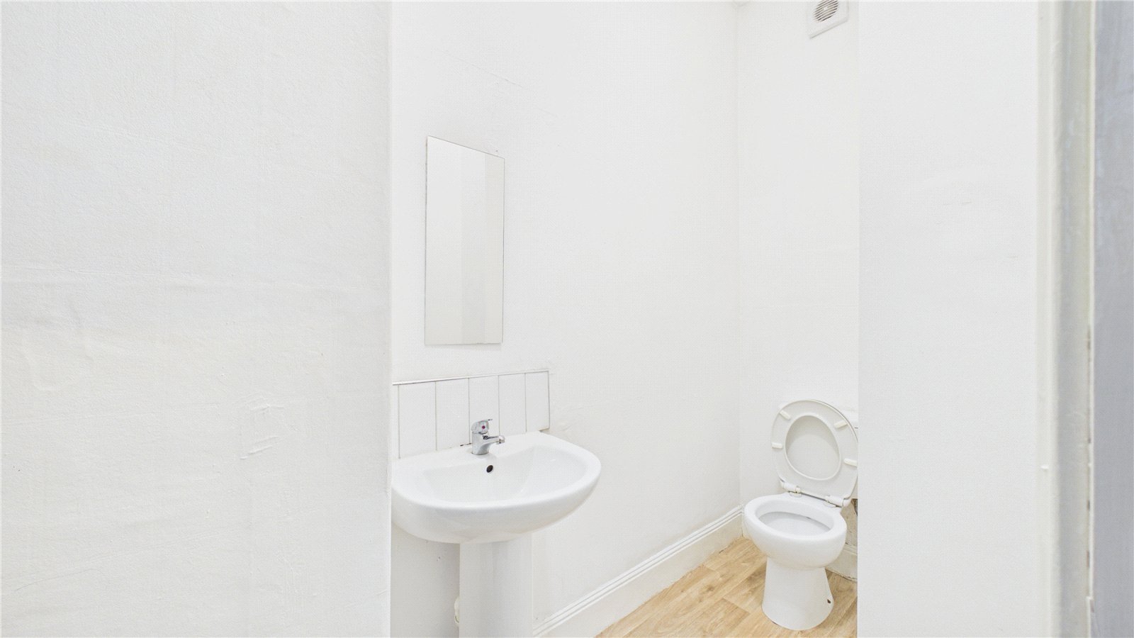 Room 24, 23-25, The Crescent, Middlesbrough photo 4