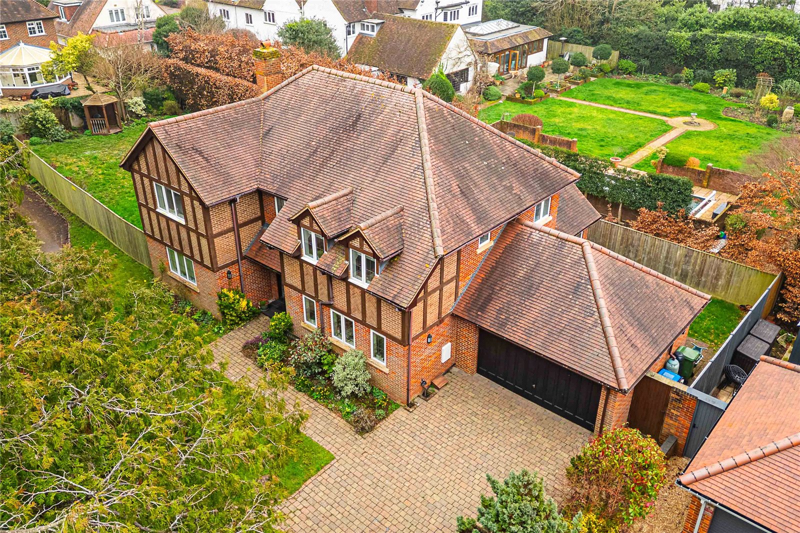 5 bedroom detached house for sale 0