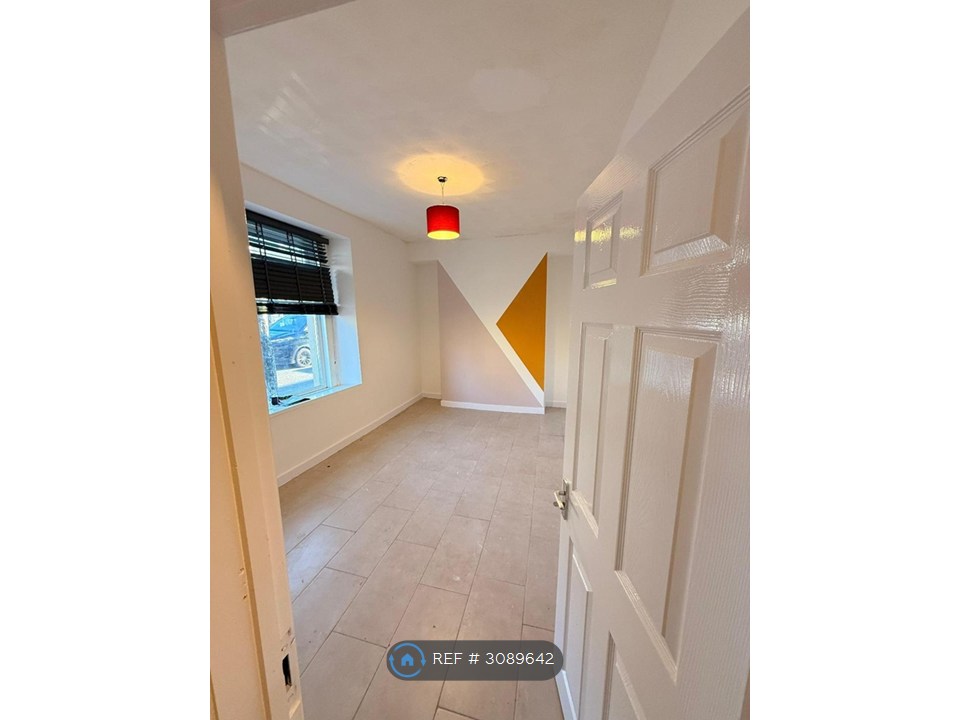 Victoria Avenue, Newport photo 5
