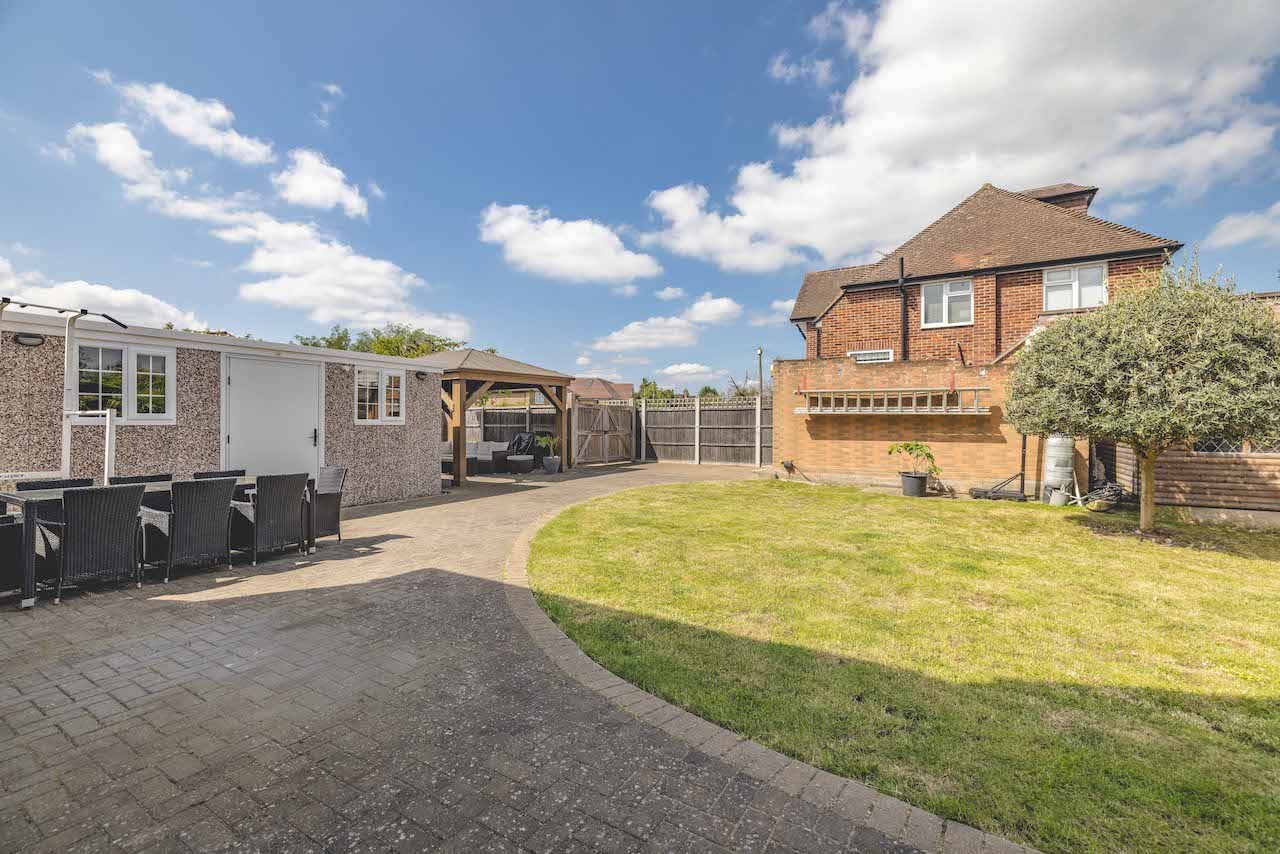 Photos of Denham Lane, Chalfont St Peter SL9 66720320 PrimeLocation