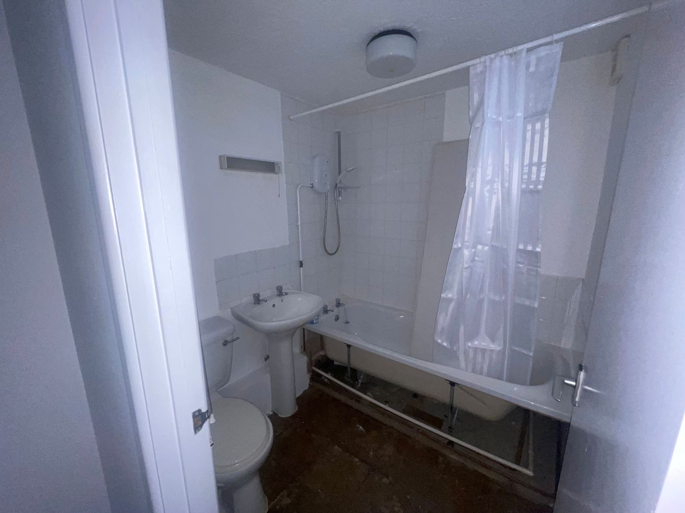 Flat 3, 12A Church Street, Highbridge, Somerset photo 3