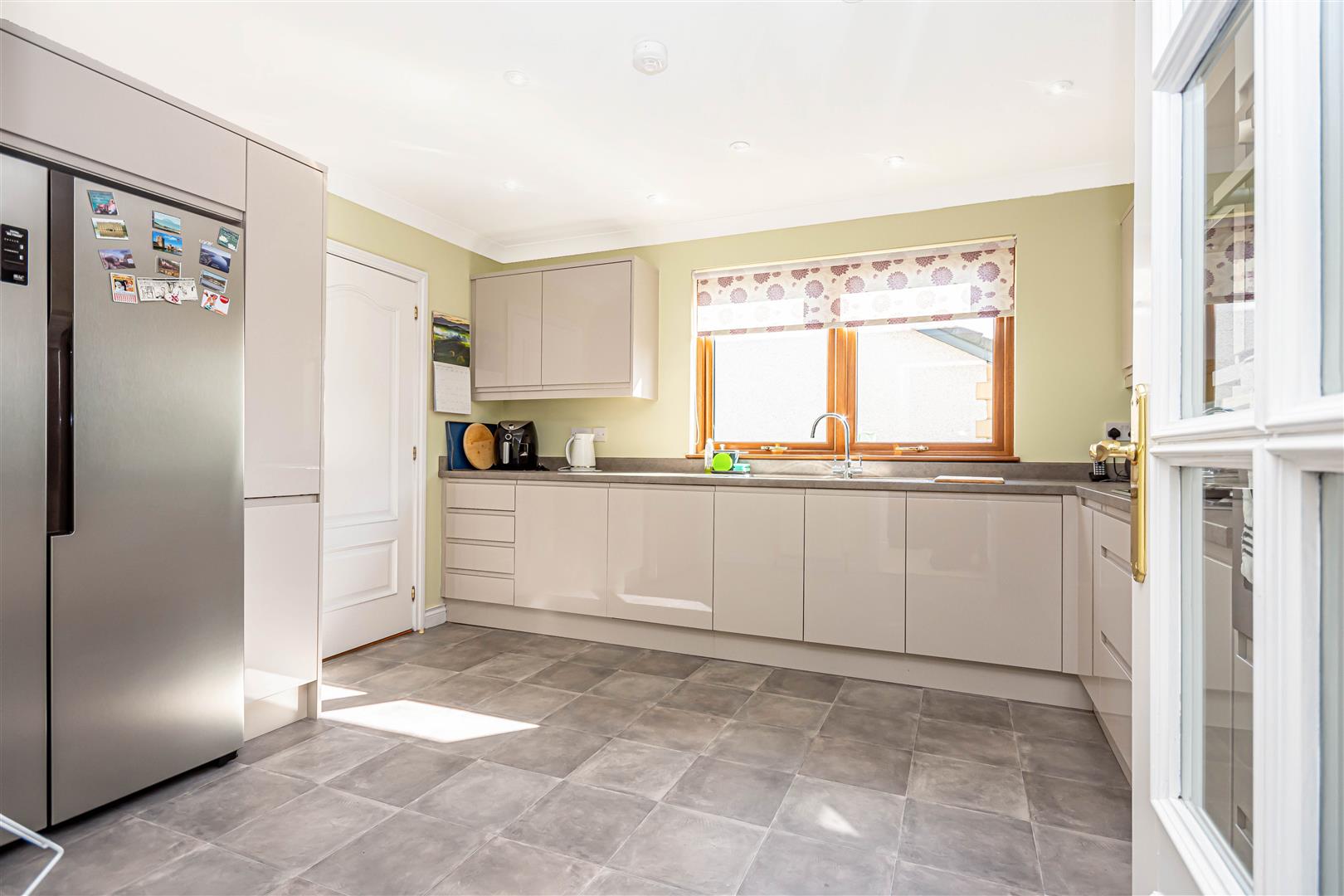 Photos of 3 Queen Margaret Fauld, Dunfermline KY12 65493109