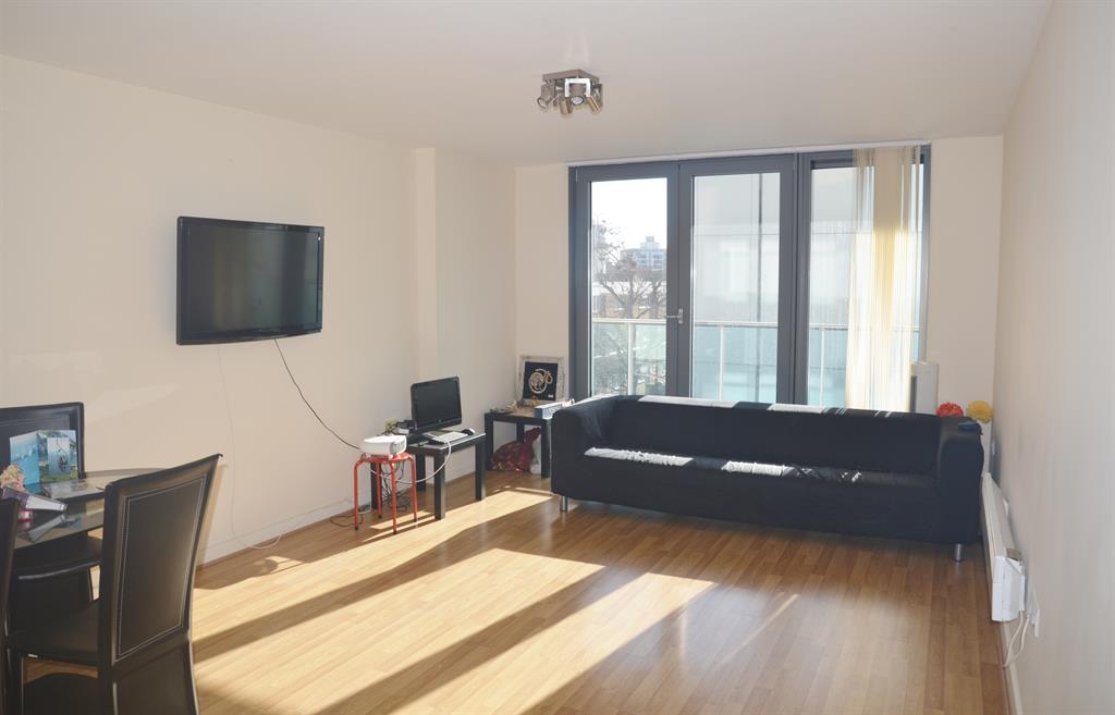 1 Bedrooms Flat for sale in Warton Road, Stratford, London E15