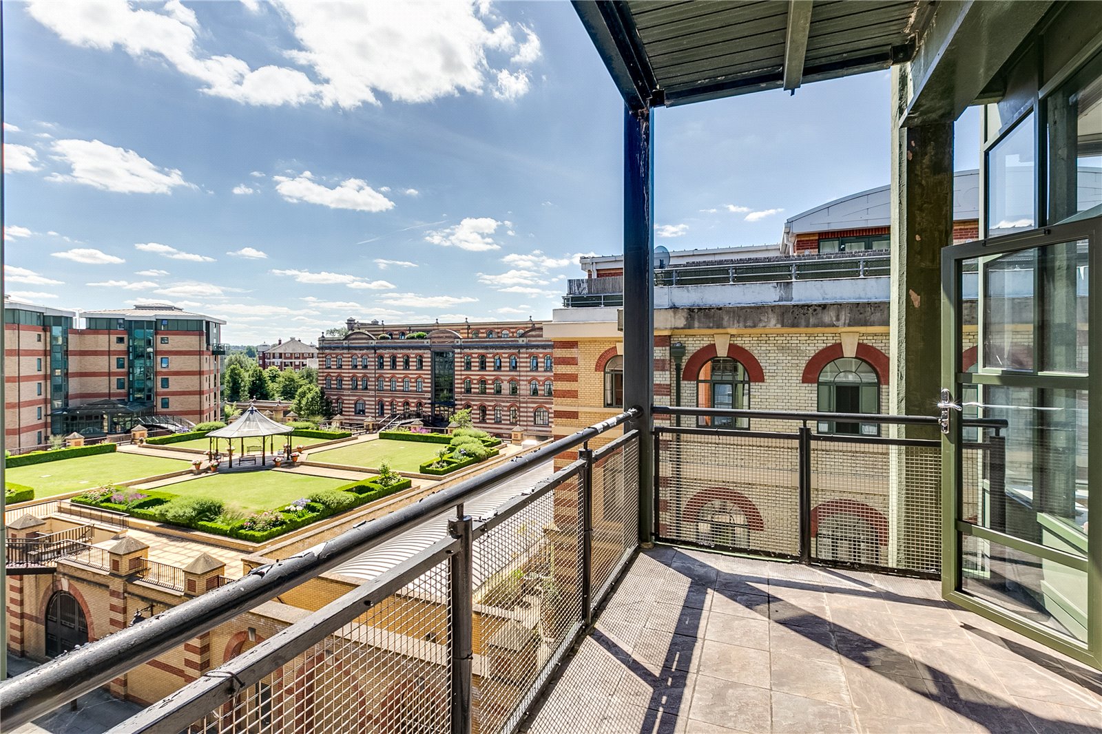 3 bedroom flat for sale 0