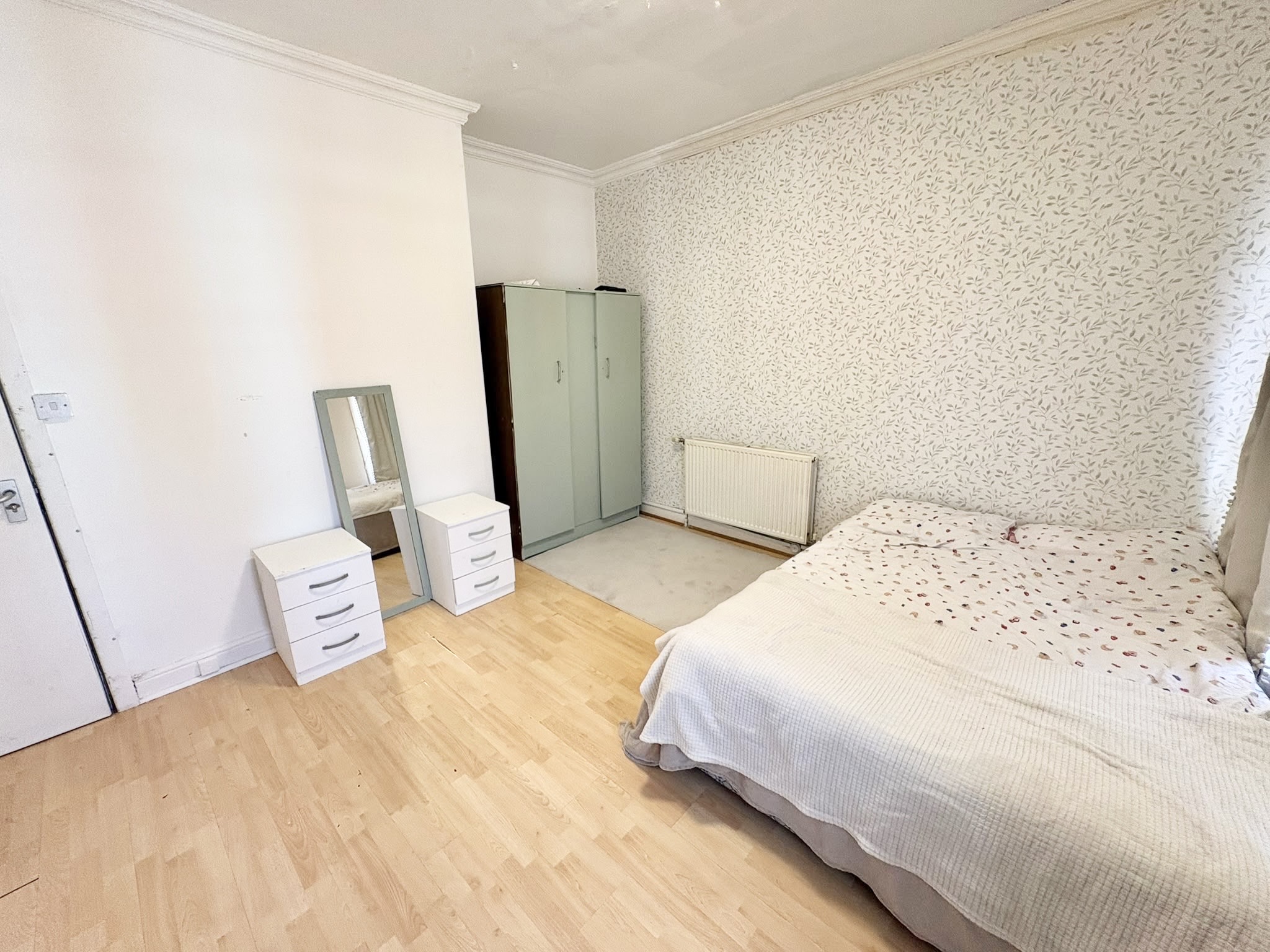 Room 2, Salford photo 5