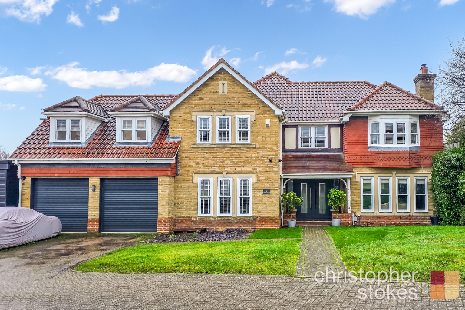 6 bedroom detached house for sale