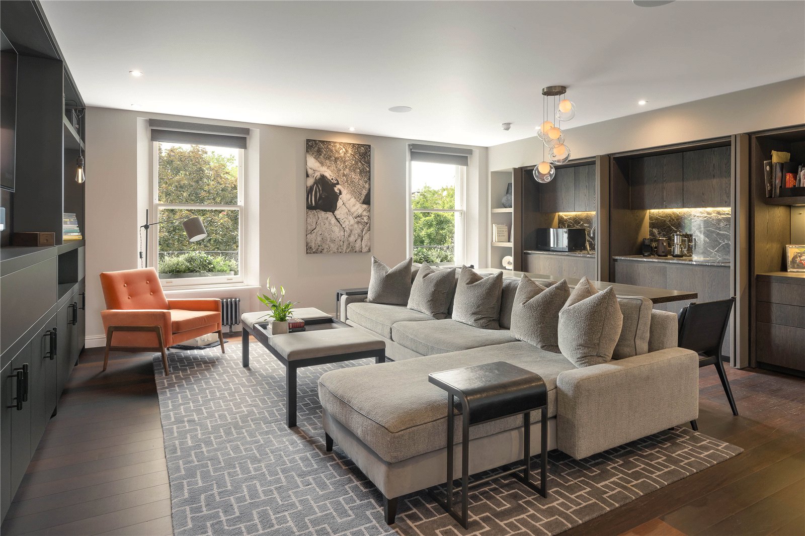 4 bedroom flat for sale 0