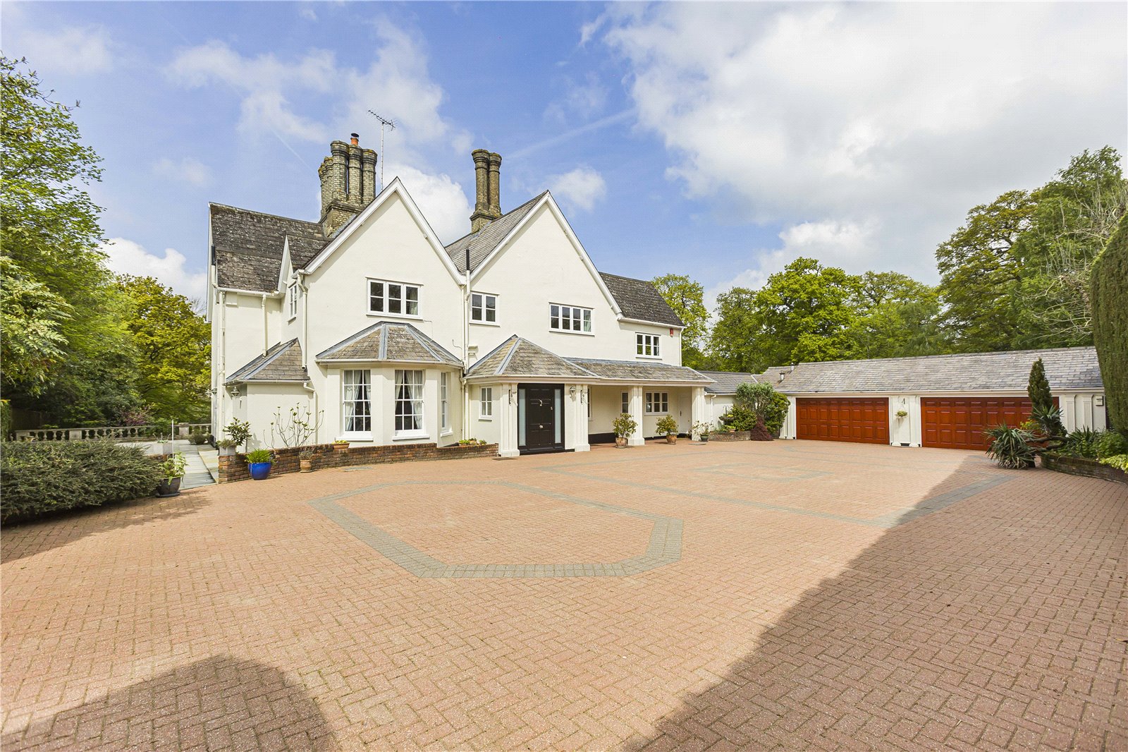 7 bedroom detached house for sale 0