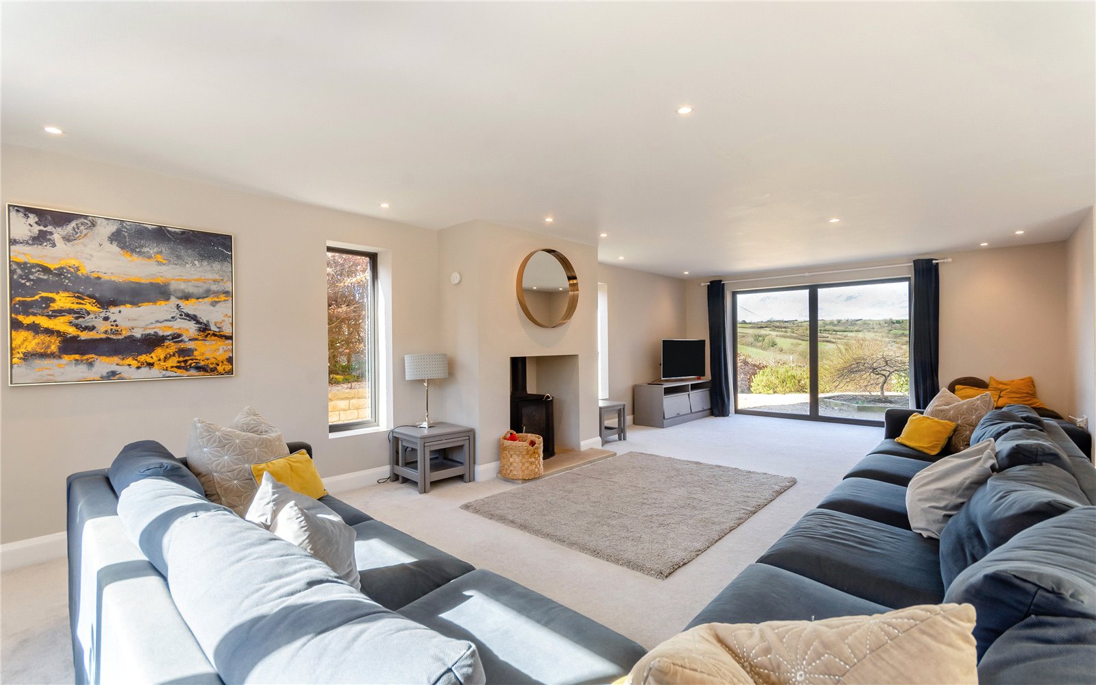 6 bedroom detached house for sale 0