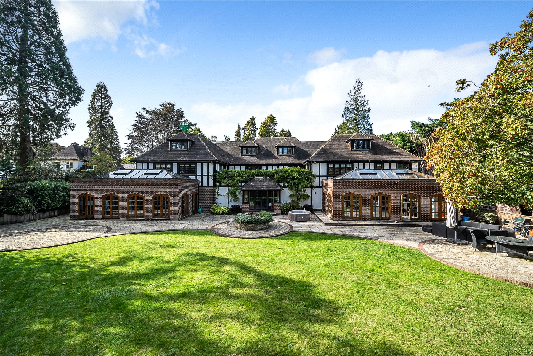 7 bedroom detached house for sale 0