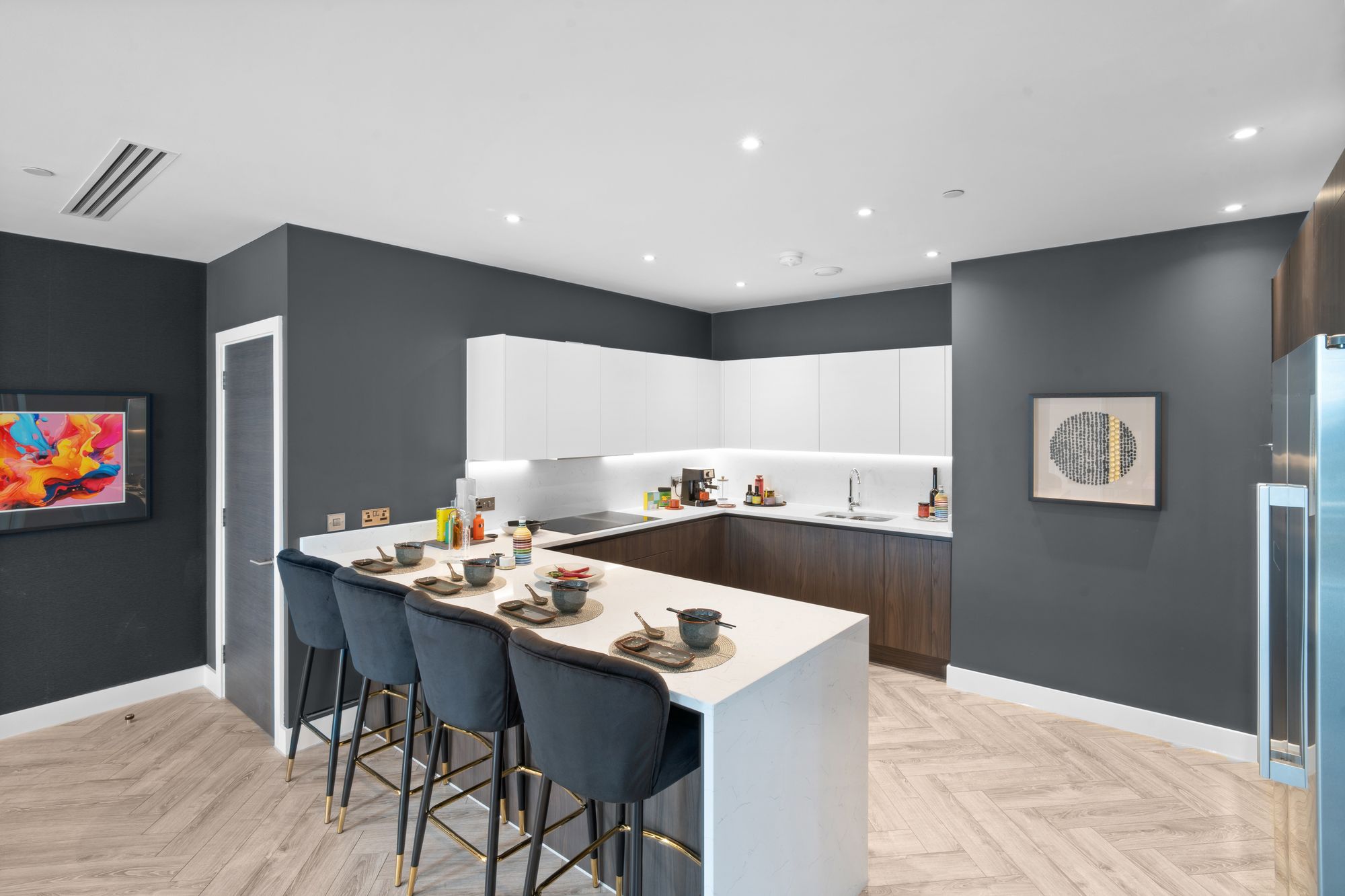 3 bedroom flat for sale 0